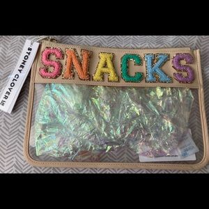 BNWT Stoney Clover Sand flat pouch with SNACKS patches